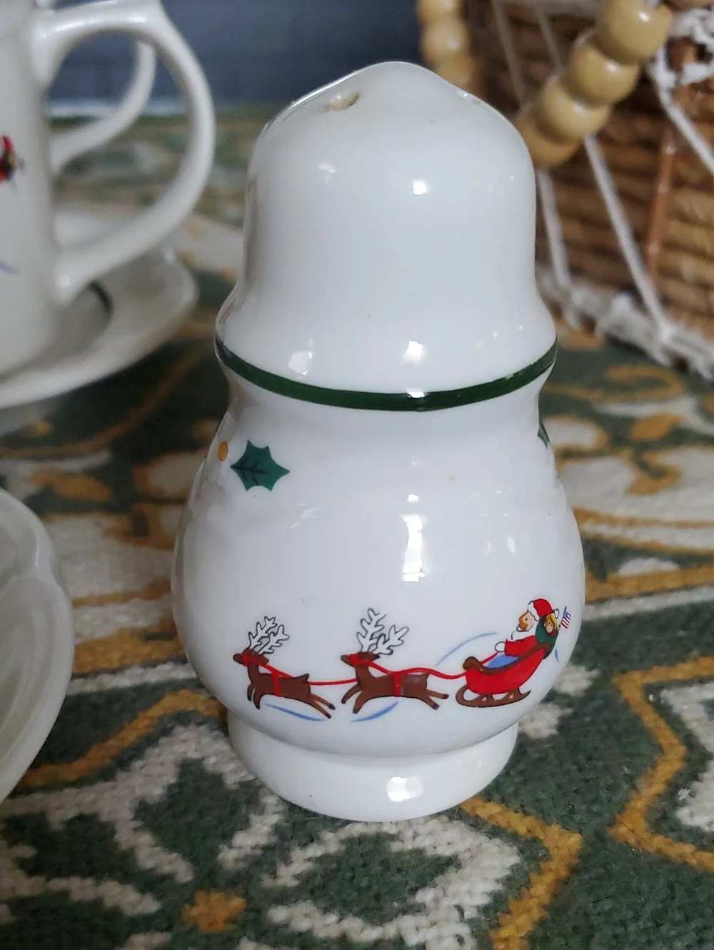 Vintage Pfaltzgraff Festive Winter Scene Set - White with Red & Green.